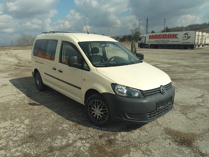 VW Caddy Макси, снимка 4 - Автомобили и джипове - 49362111