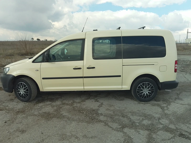 VW Caddy Макси, снимка 6 - Автомобили и джипове - 49362111