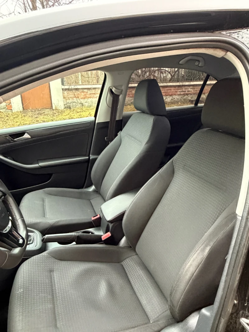VW Jetta, снимка 8 - Автомобили и джипове - 52827908