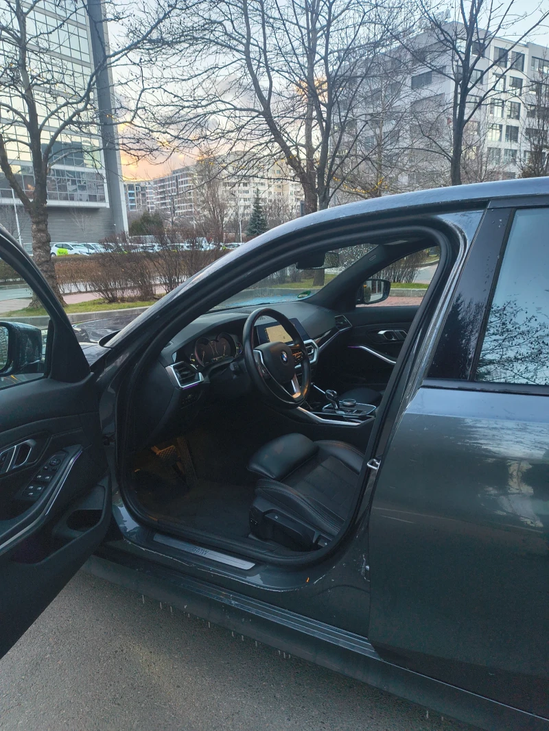 BMW 318 d Sport Line   В Гаранция, снимка 8 - Автомобили и джипове - 52956105