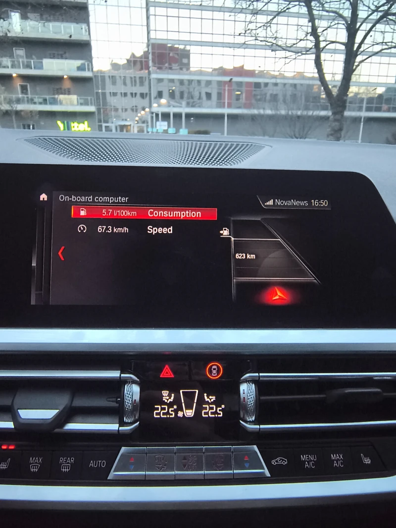 BMW 318 d Sport Line   В Гаранция, снимка 16 - Автомобили и джипове - 52956105