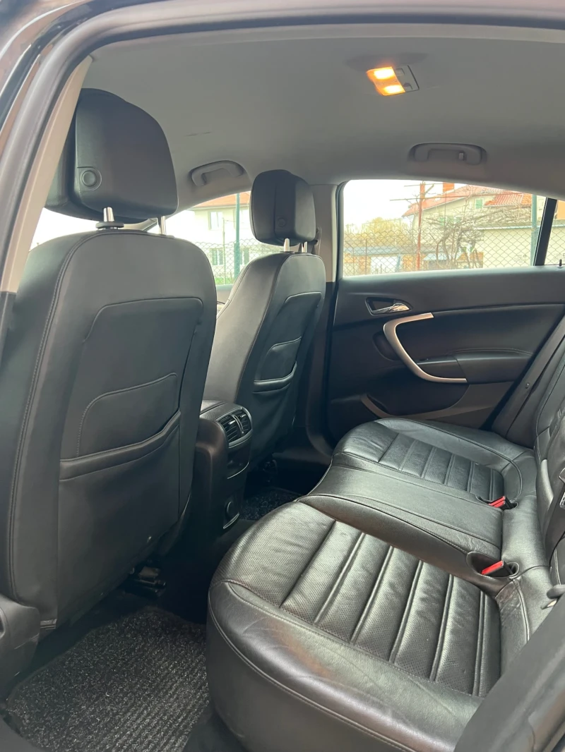 Opel Insignia 2.0 BiTurbo 4x4, снимка 12 - Автомобили и джипове - 53393947