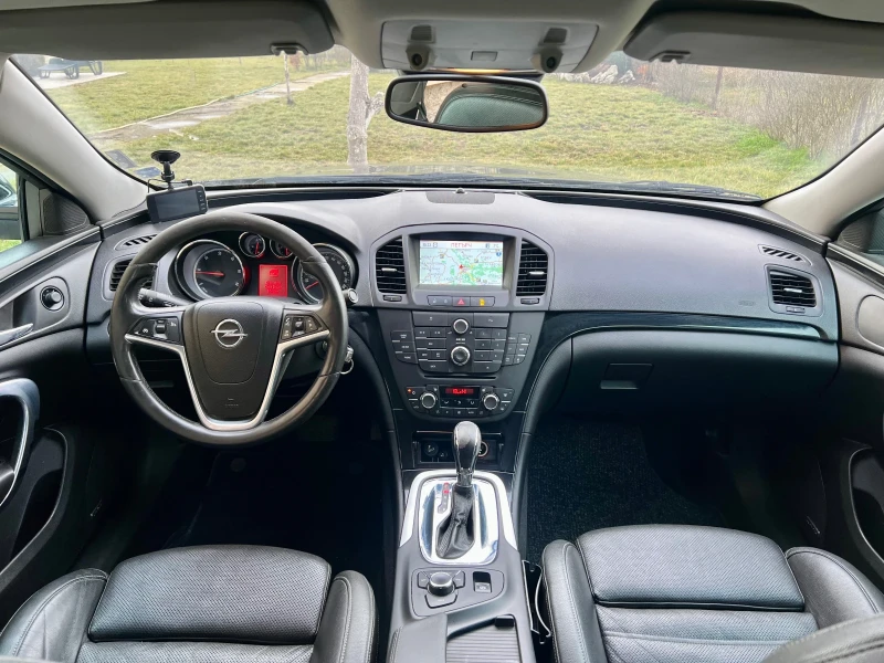 Opel Insignia 2.0 BiTurbo 4x4, снимка 13 - Автомобили и джипове - 53393947