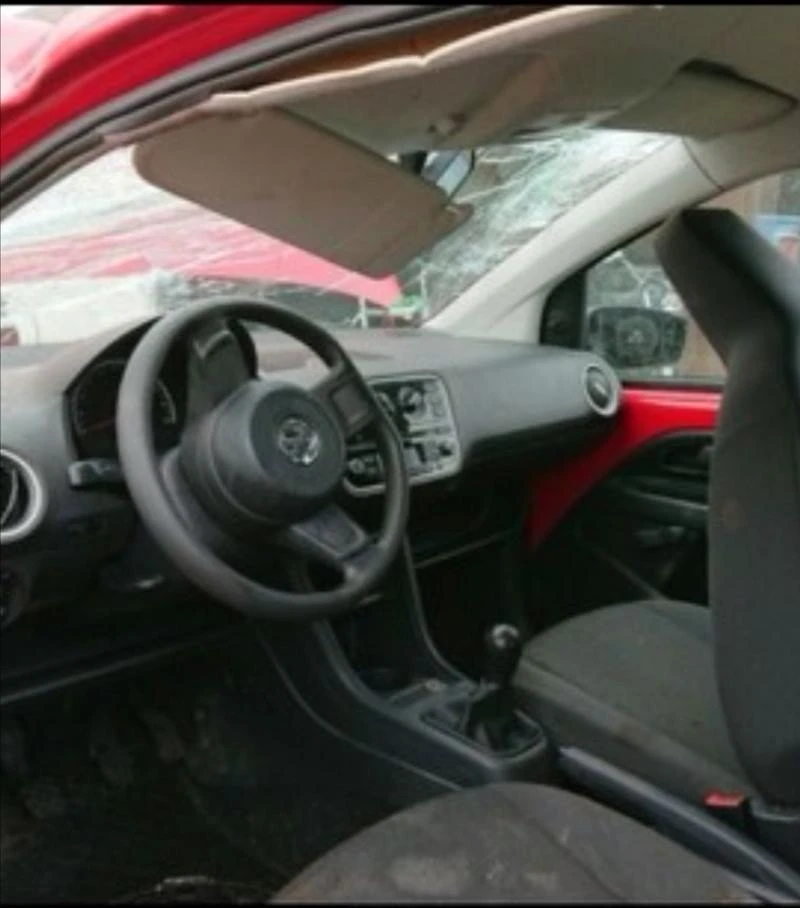 VW Up 1.0, снимка 9 - Автомобили и джипове - 27181734