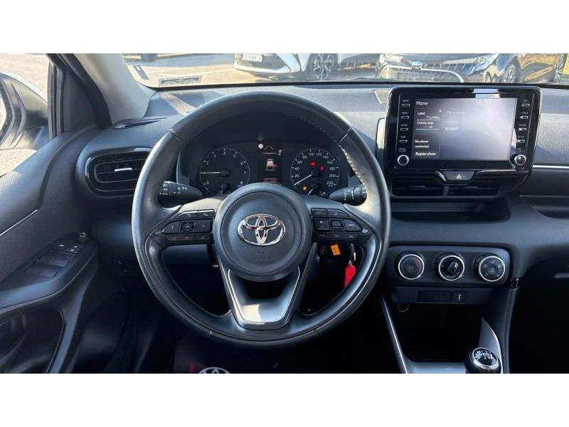 Toyota Yaris 1.5P M/T FANCY, снимка 9 - Автомобили и джипове - 54406010