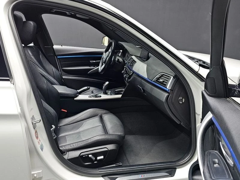 BMW 330 330i M Sport| 248к.с.| ВКЛ.ТЕХНОТЕСТ, снимка 11 - Автомобили и джипове - 55395445