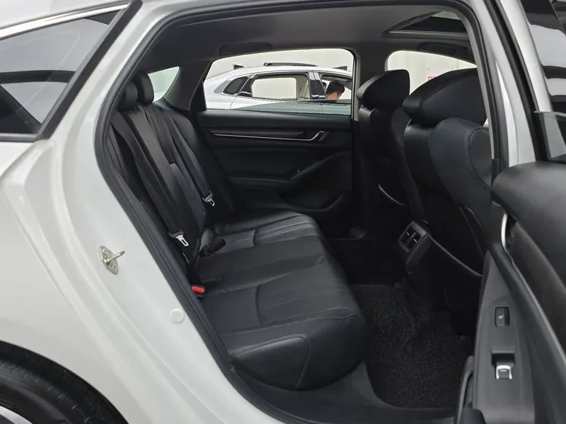 Honda Accord 2.0 Hybrid - САМО 30% АВАНС!, снимка 12 - Автомобили и джипове - 55660040
