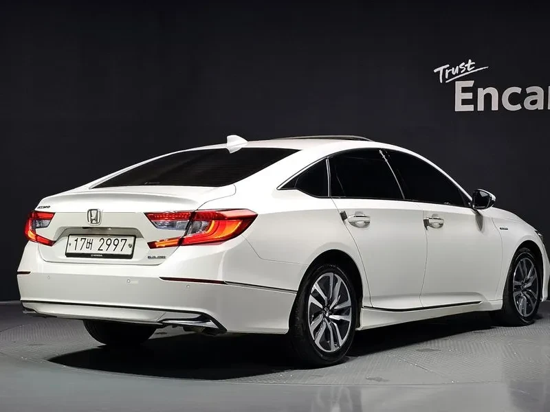 Honda Accord 2.0 Hybrid - САМО 30% АВАНС!, снимка 2 - Автомобили и джипове - 55660040