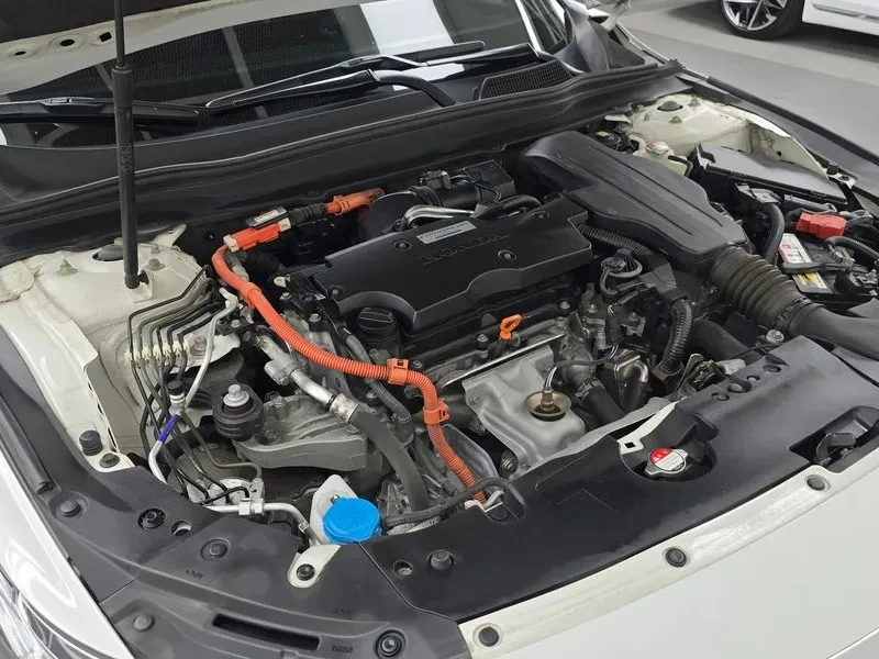 Honda Accord 2.0 Hybrid - САМО 30% АВАНС!, снимка 6 - Автомобили и джипове - 55660040