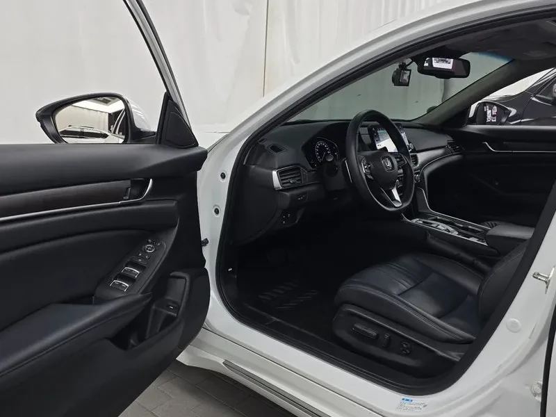 Honda Accord 2.0 Hybrid - САМО 30% АВАНС!, снимка 10 - Автомобили и джипове - 55660040