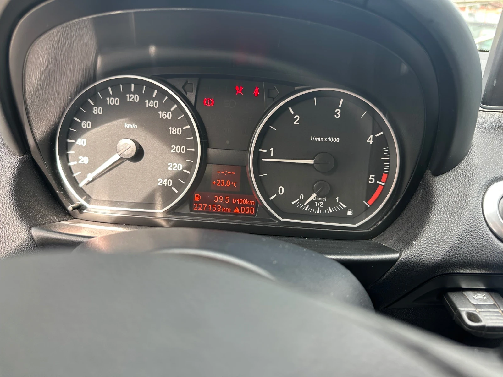 BMW 118 2.0 D-122k.c.  - изображение 10