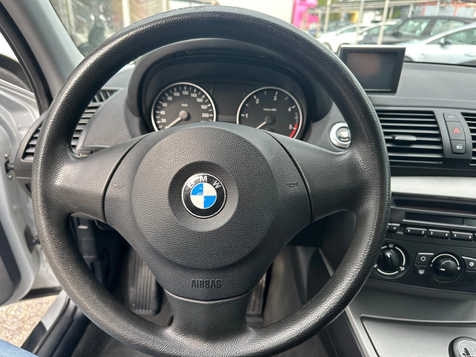 BMW 118 2.0 D-122k.c.  | Mobile.bg — изображение 11