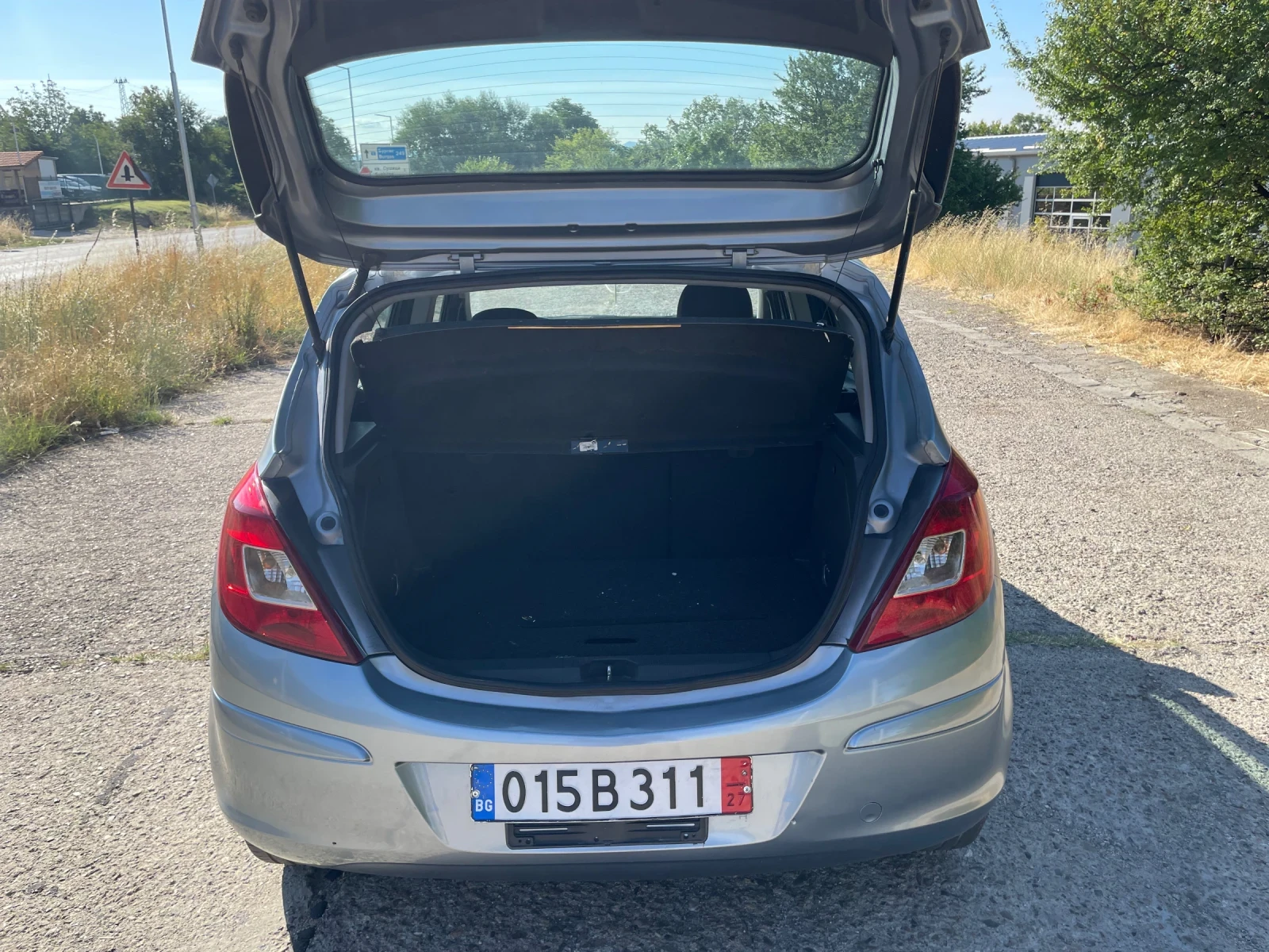 Opel Corsa 1.2i | Mobile.bg — изображение 13