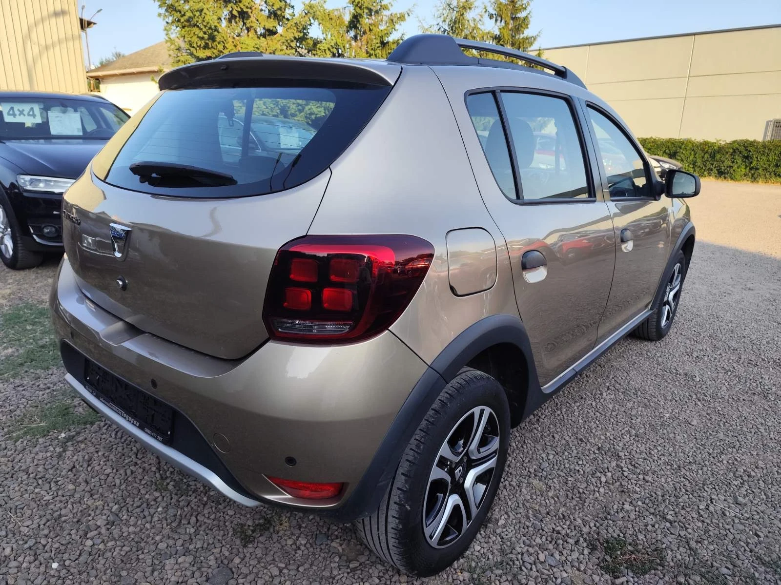 Dacia Sandero Stepway Unl 2, 90кс - изображение 6