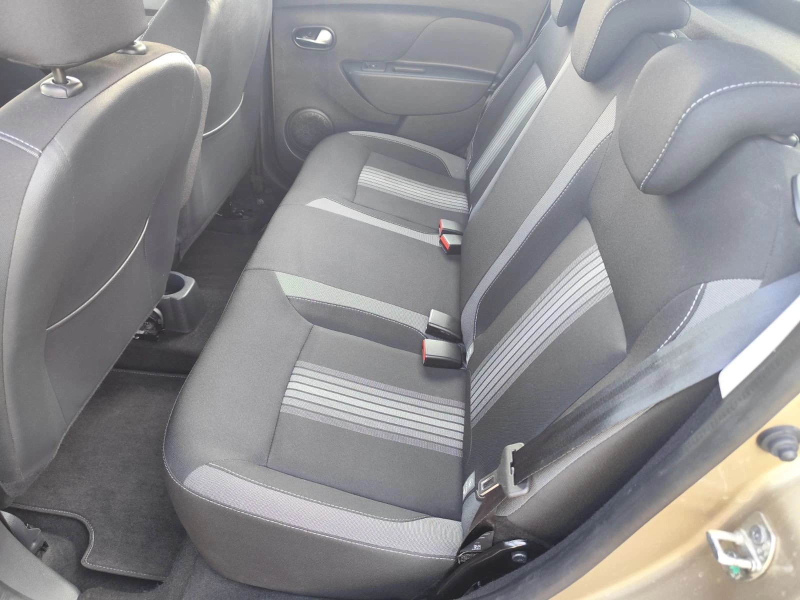 Dacia Sandero Stepway Unl 2, 90кс - изображение 10