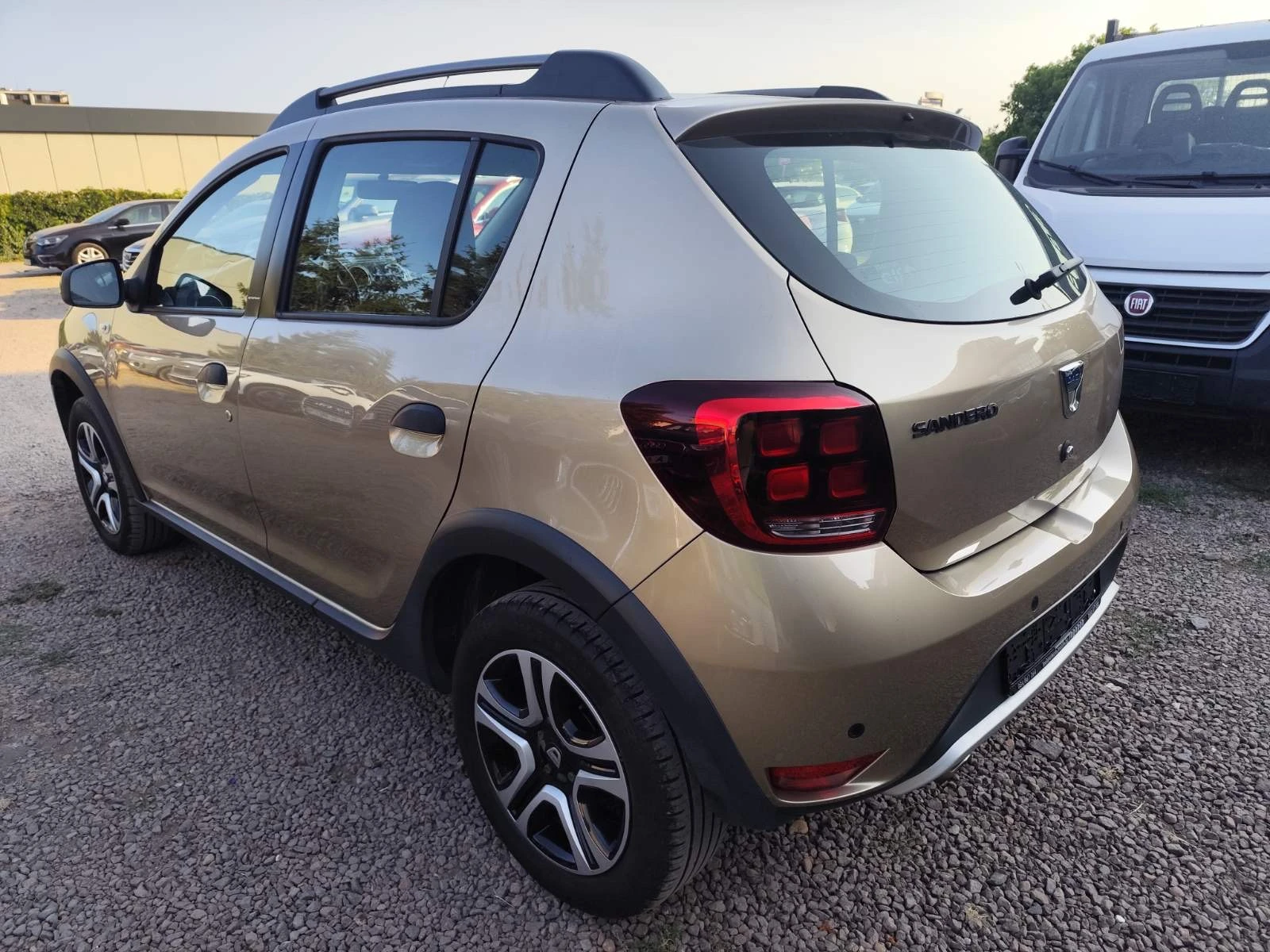 Dacia Sandero Stepway Unl 2, 90кс - изображение 4