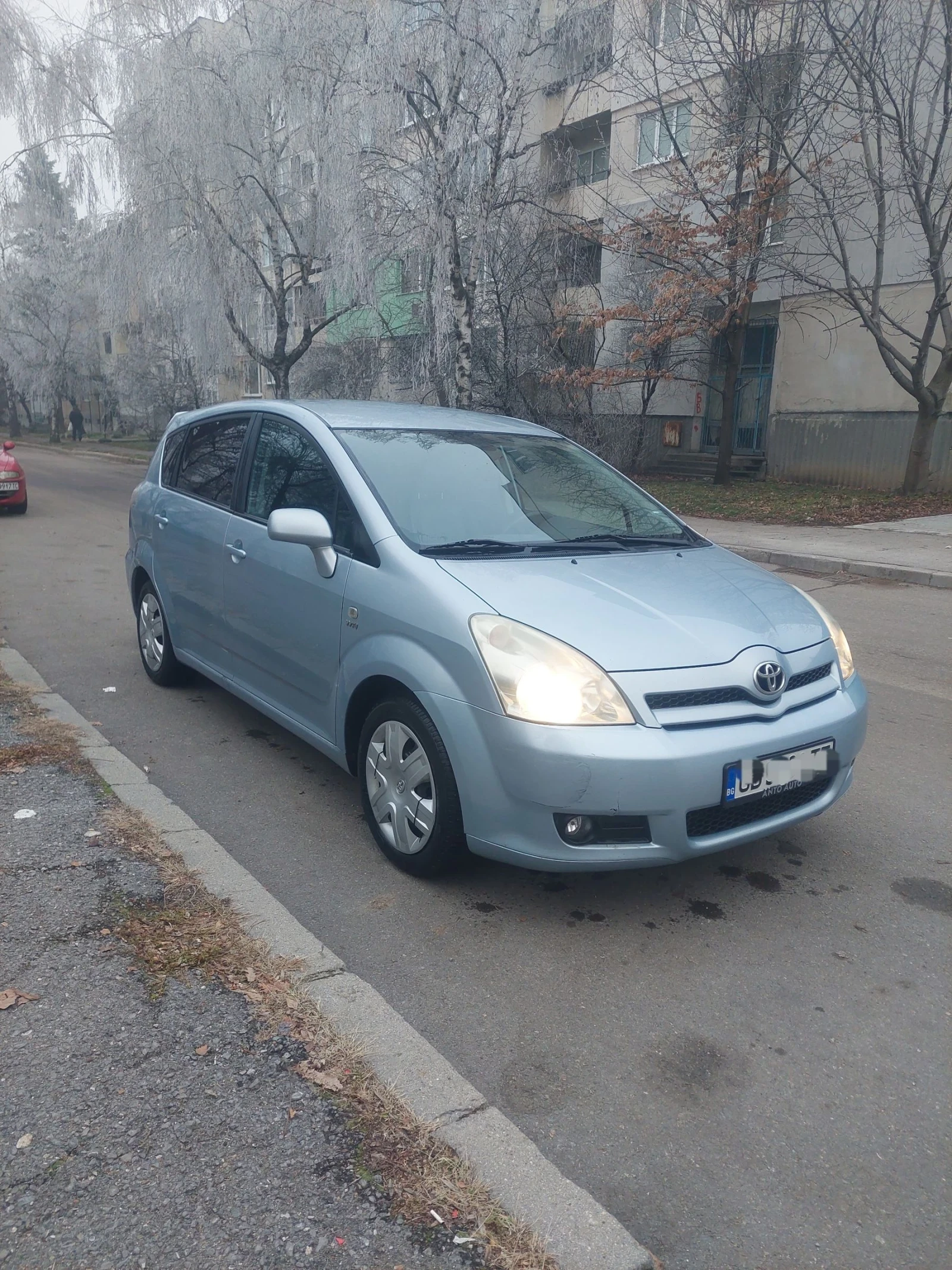Toyota Corolla verso 1.8 VVTI - изображение 6