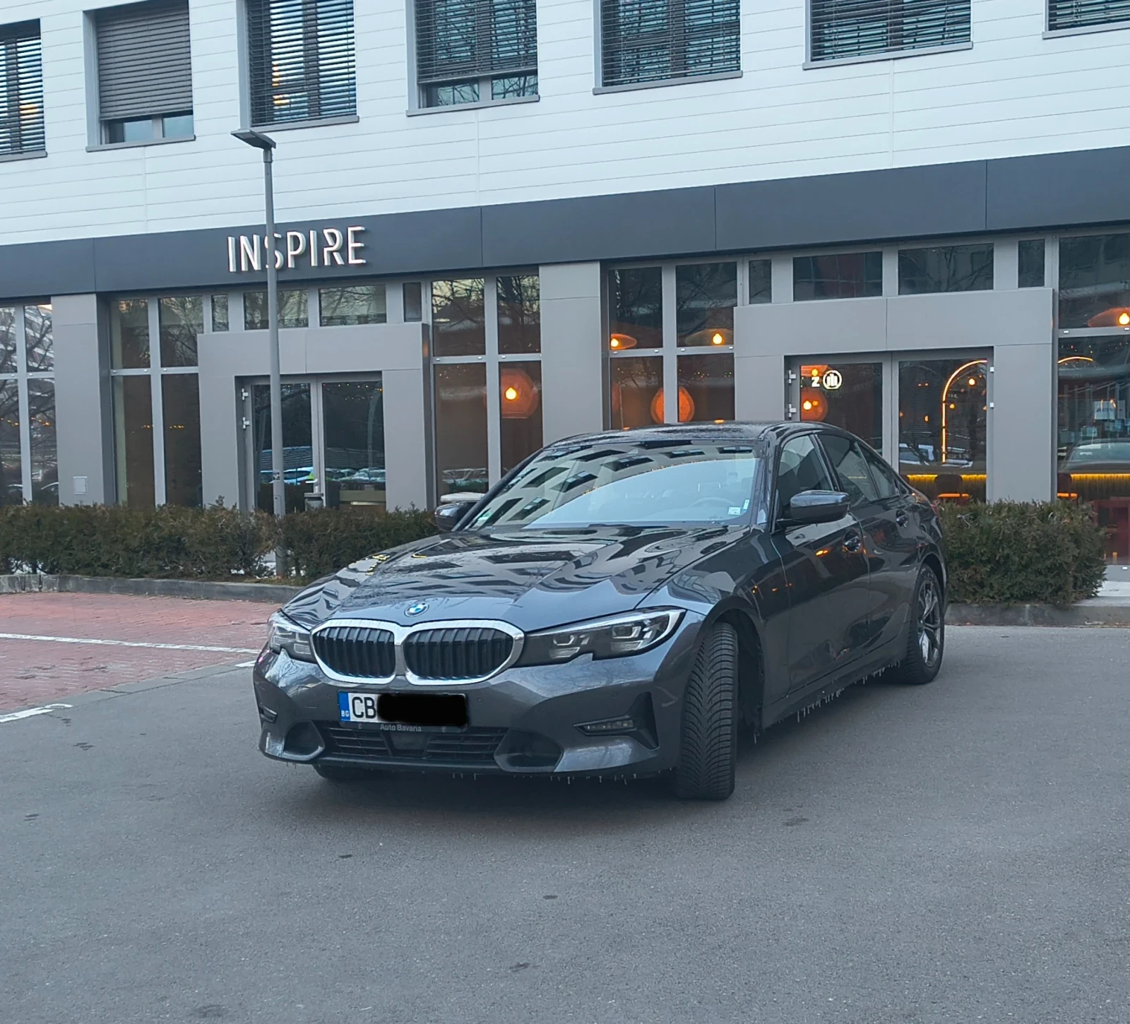 BMW 318 d Sport Line   В Гаранция - изображение 2