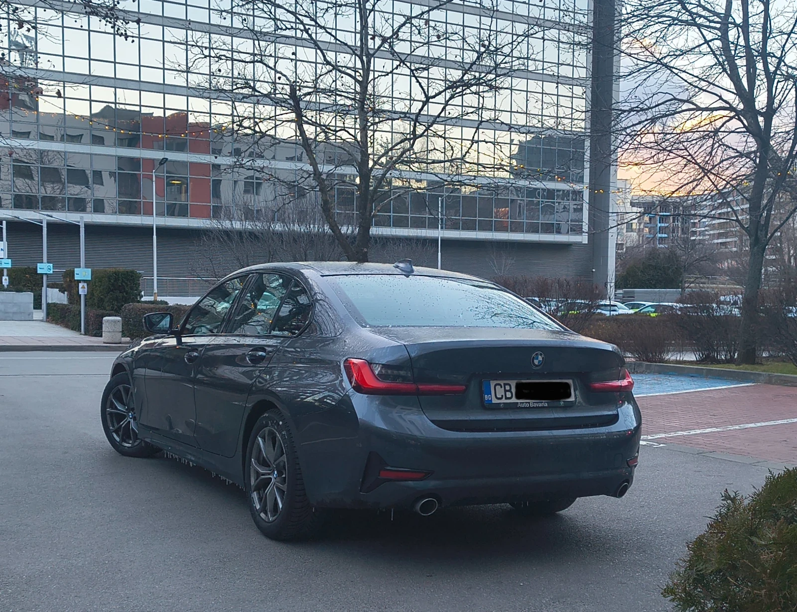 BMW 318 d Sport Line   В Гаранция - изображение 3