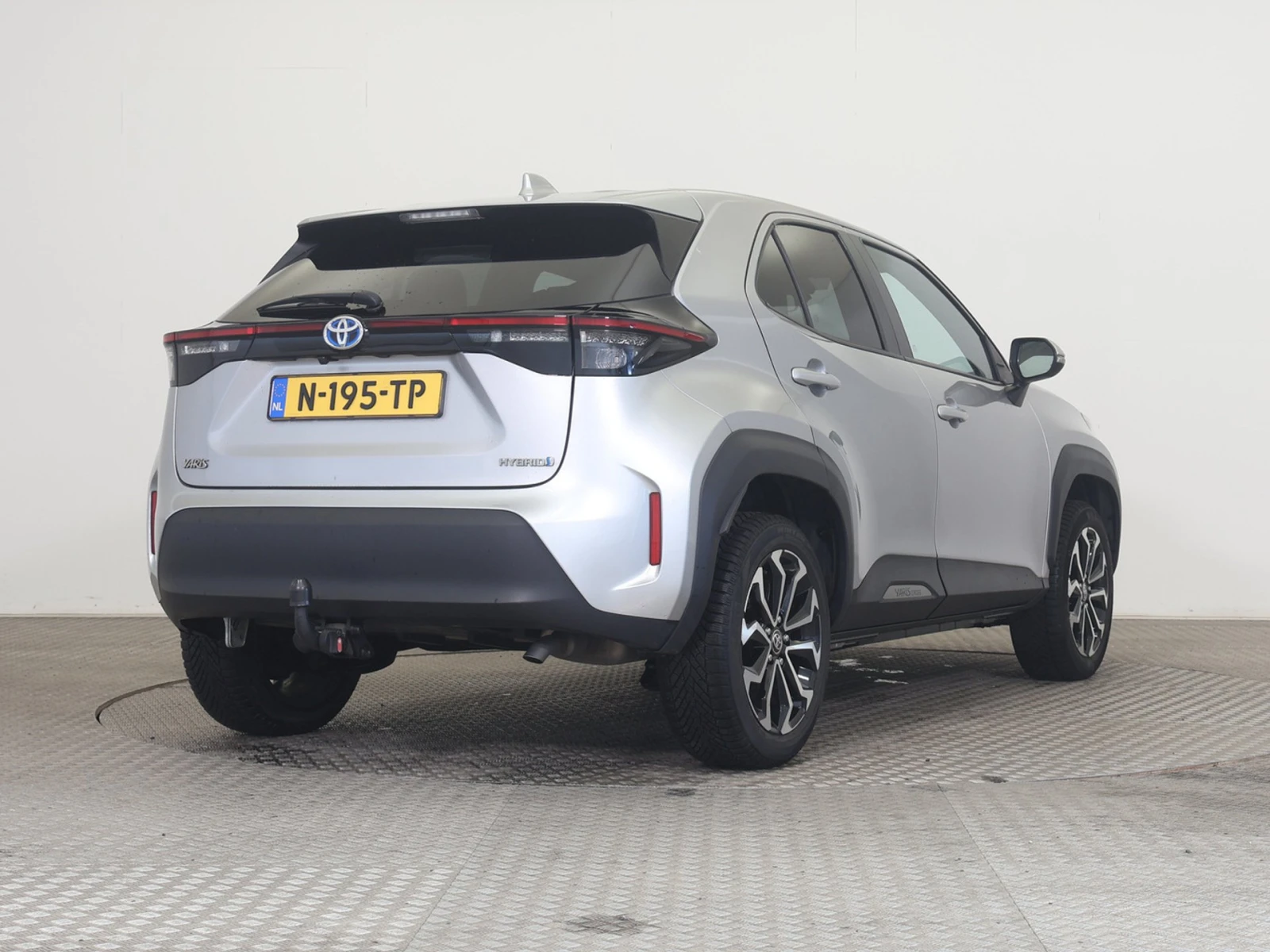 Toyota Yaris Cross 1.5 - Hybrid, снимка 2 - Автомобили и джипове - 53809751