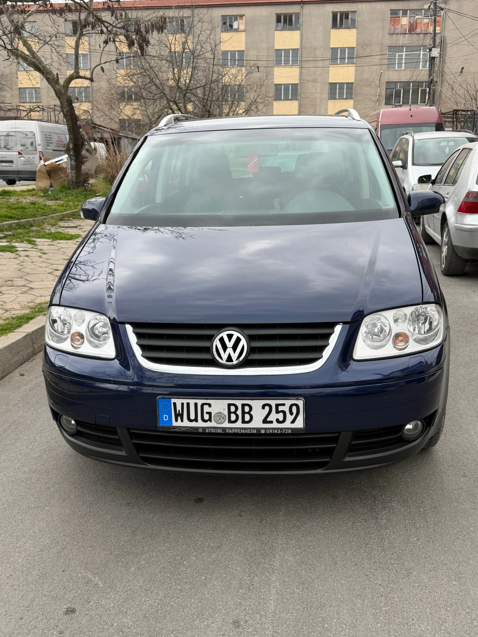 VW Touran 2.0tdi 140hp DSG, снимка 2 - Автомобили и джипове - 53890569