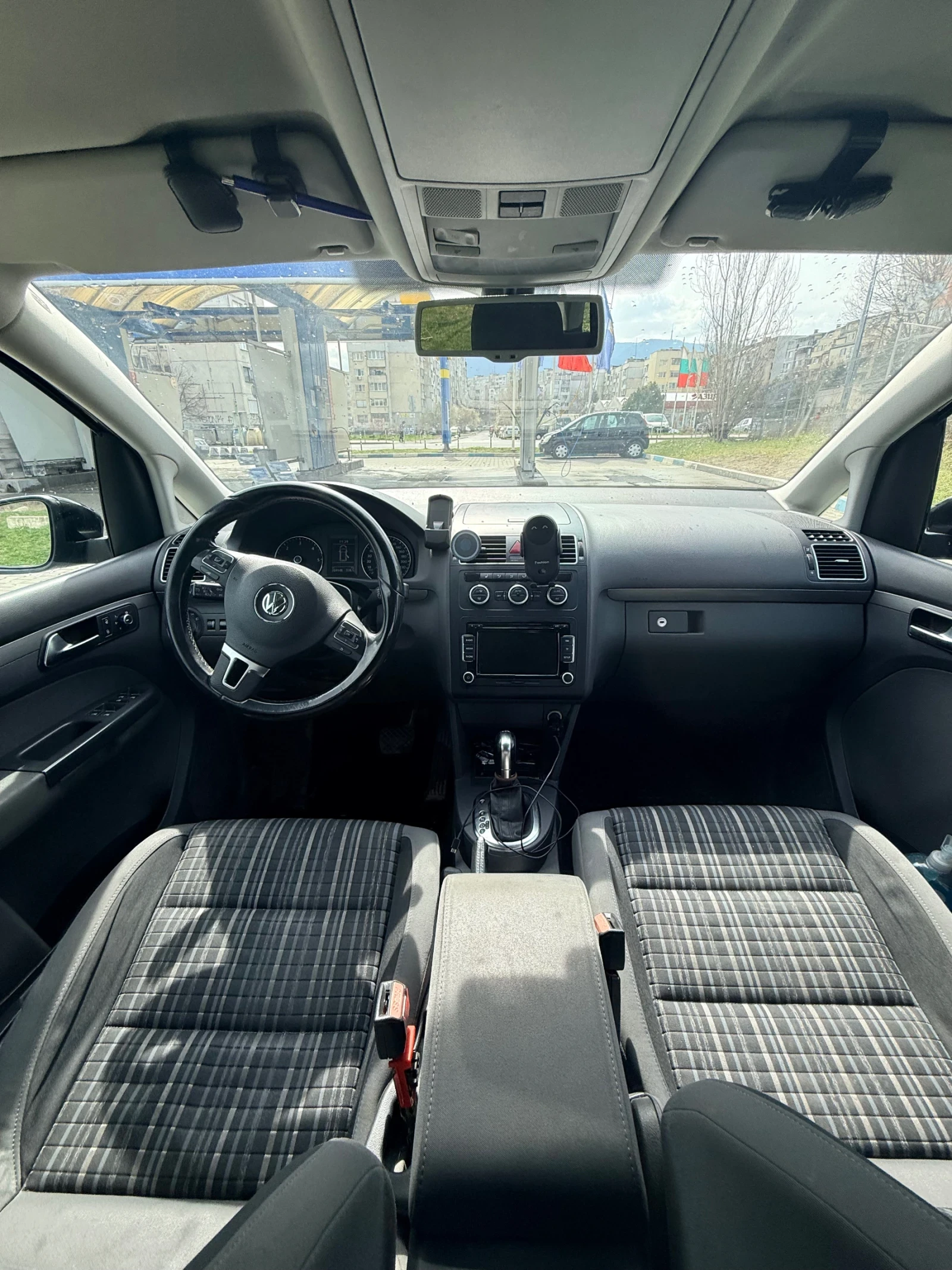 VW Touran 2.0 CROSS, снимка 12 - Автомобили и джипове - 53986499