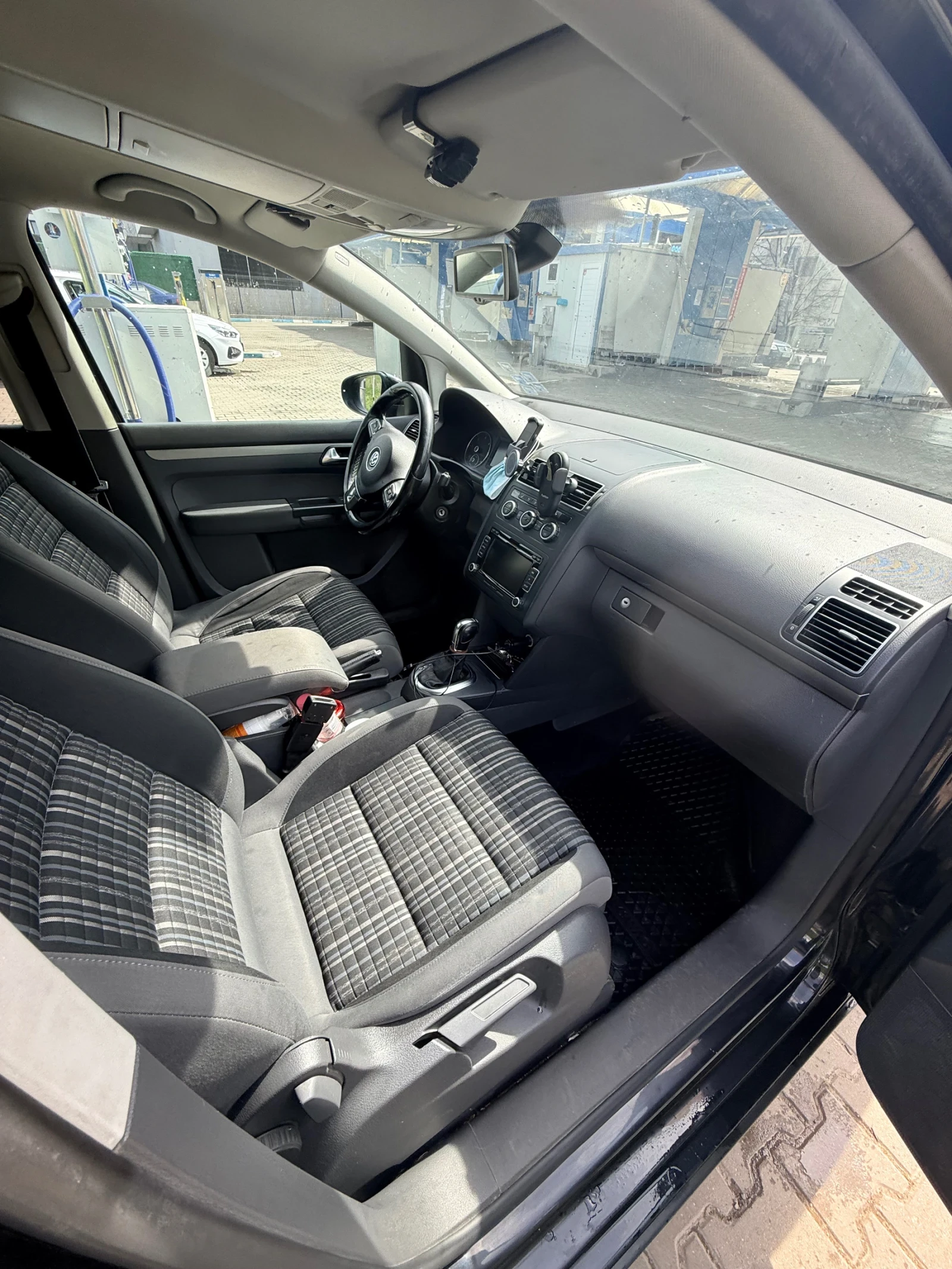 VW Touran 2.0 CROSS, снимка 14 - Автомобили и джипове - 53986499