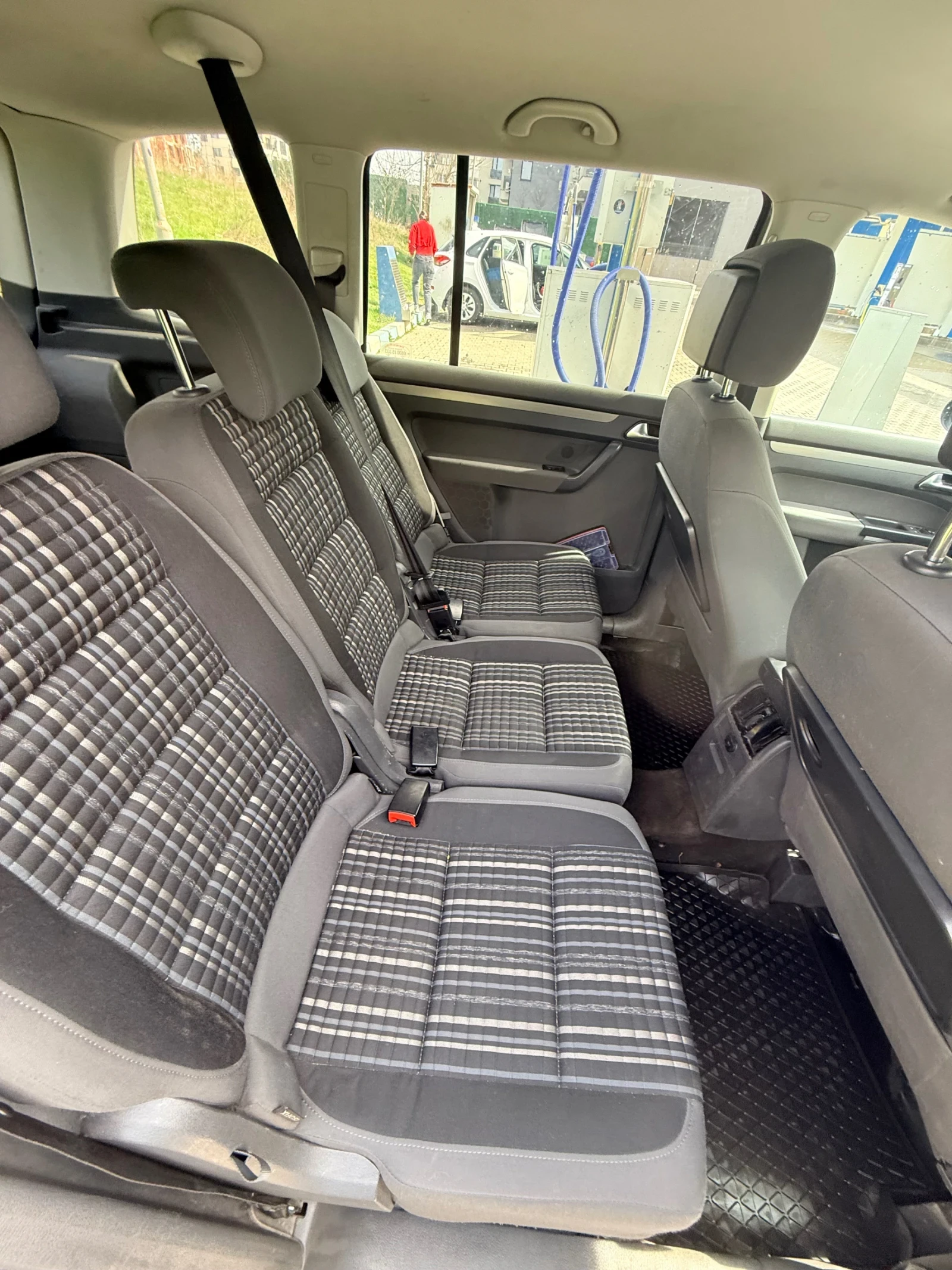 VW Touran 2.0 CROSS, снимка 17 - Автомобили и джипове - 53986499