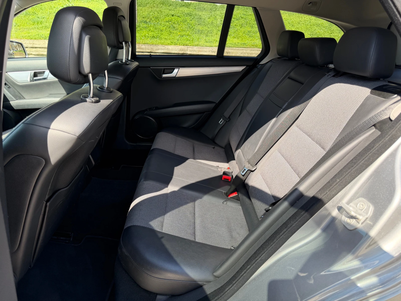 Mercedes-Benz C 350, снимка 10 - Автомобили и джипове - 54101957