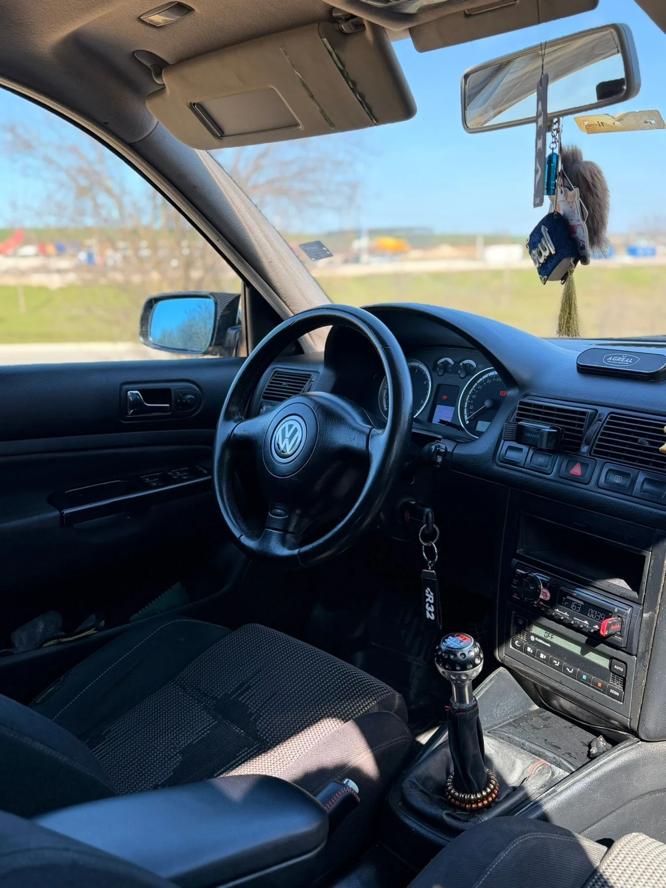 VW Golf 1.9 ТДИ, снимка 8 - Автомобили и джипове - 54244855