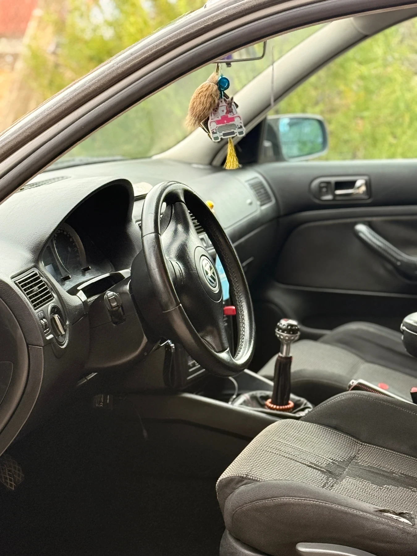 VW Golf 1.9 ТДИ, снимка 9 - Автомобили и джипове - 54244855