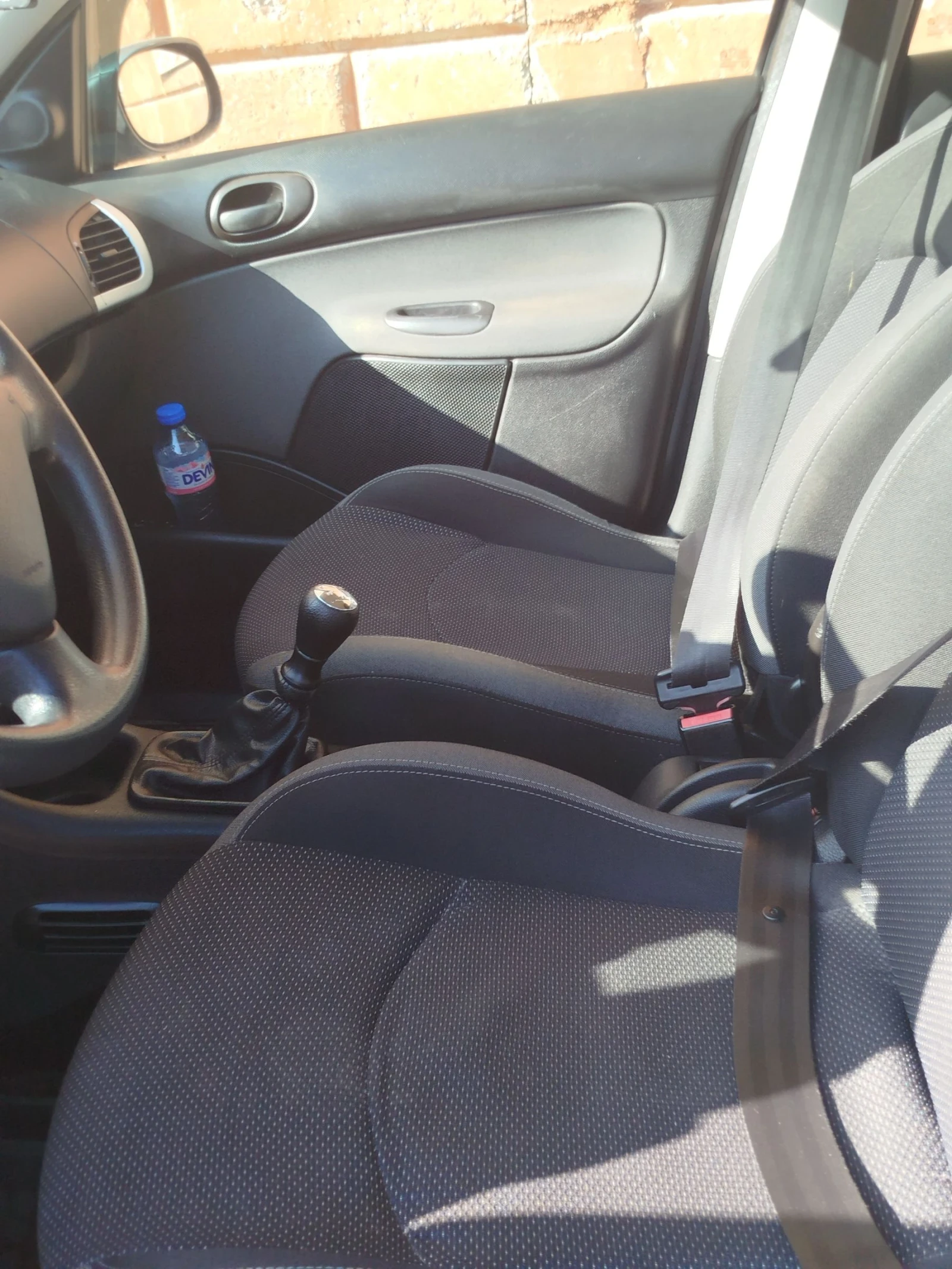 Peugeot 206 Хечбек , снимка 15 - Автомобили и джипове - 54390188