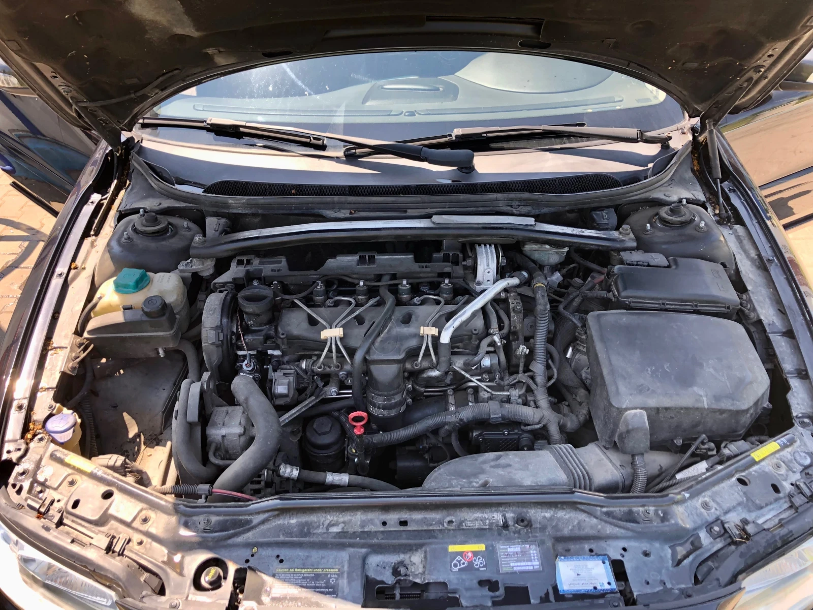 Volvo S60 2.4 D5, снимка 16 - Автомобили и джипове - 55248205