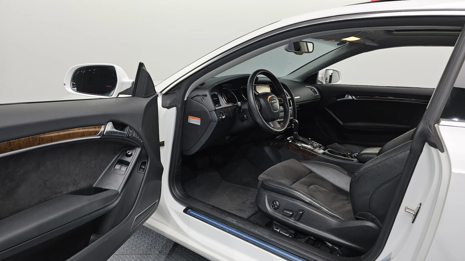 Audi A5 2.0 TFSI quattro* ЛЮК* КРАЙНА ЦЕНА, снимка 10 - Автомобили и джипове - 55496027