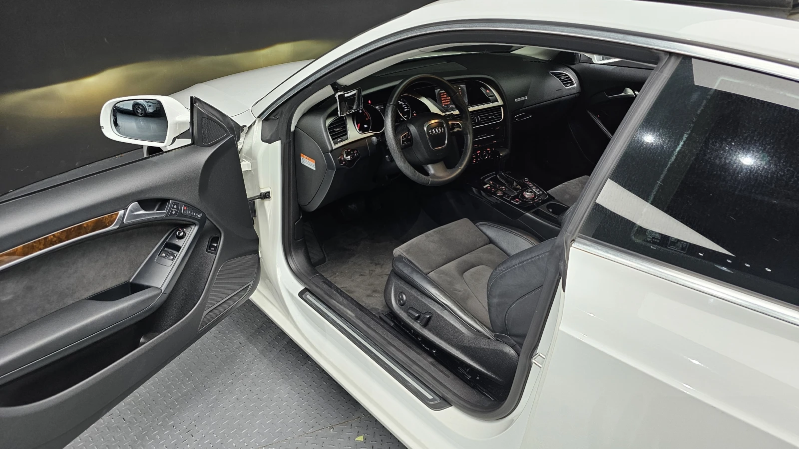Audi A5 2.0 TFSI quattro* ЛЮК* КРАЙНА ЦЕНА, снимка 10 - Автомобили и джипове - 55496027