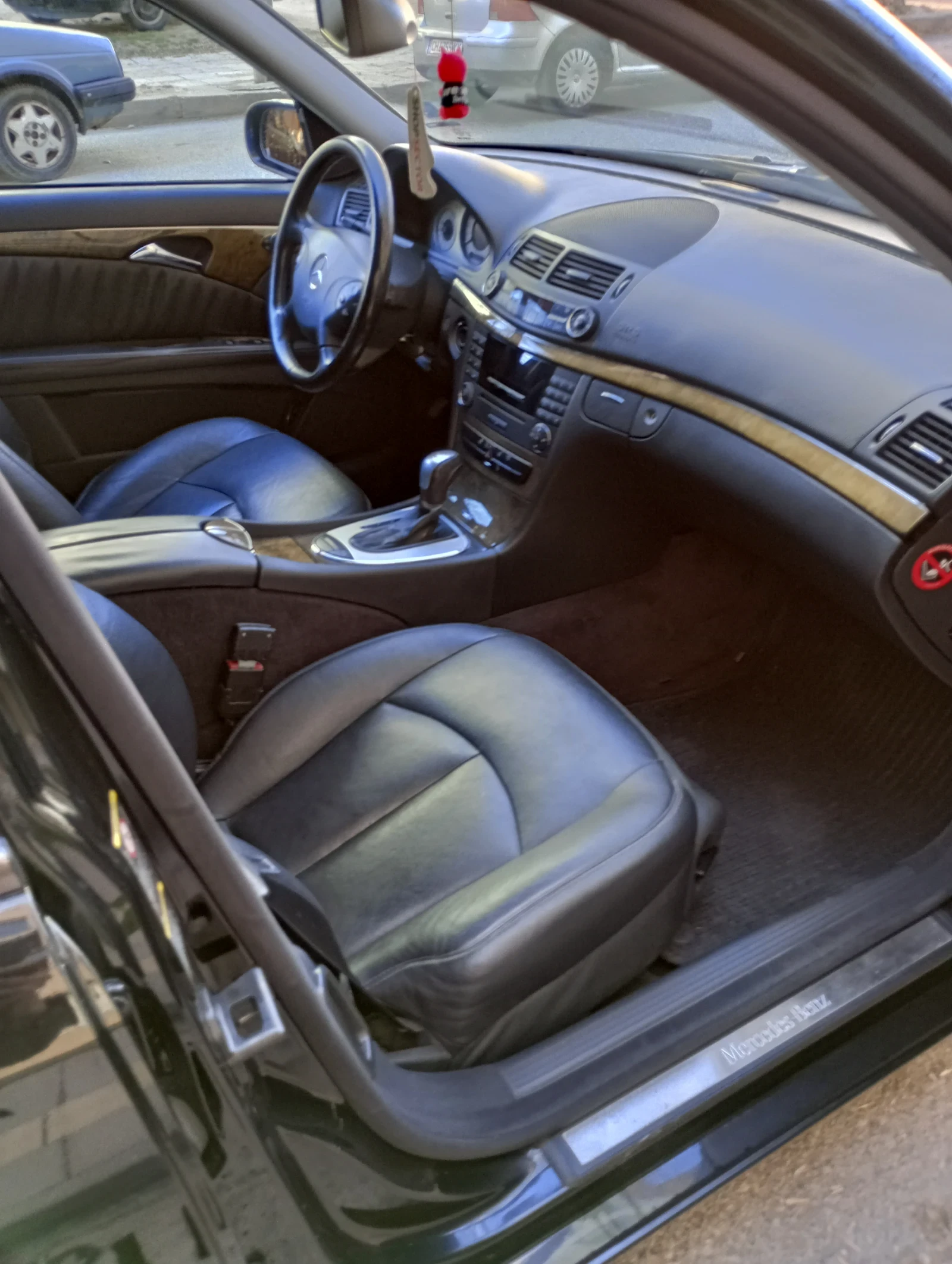 Mercedes-Benz E 320, снимка 2 - Автомобили и джипове - 55559253