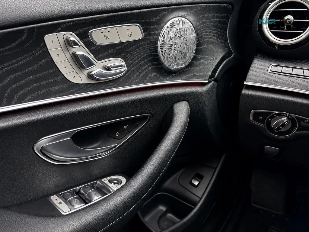 Mercedes-Benz E 400 Burmester* Head-up* 360* АвтоКредит * (ЦЕНА ДО БГ), снимка 17 - Автомобили и джипове - 56013239