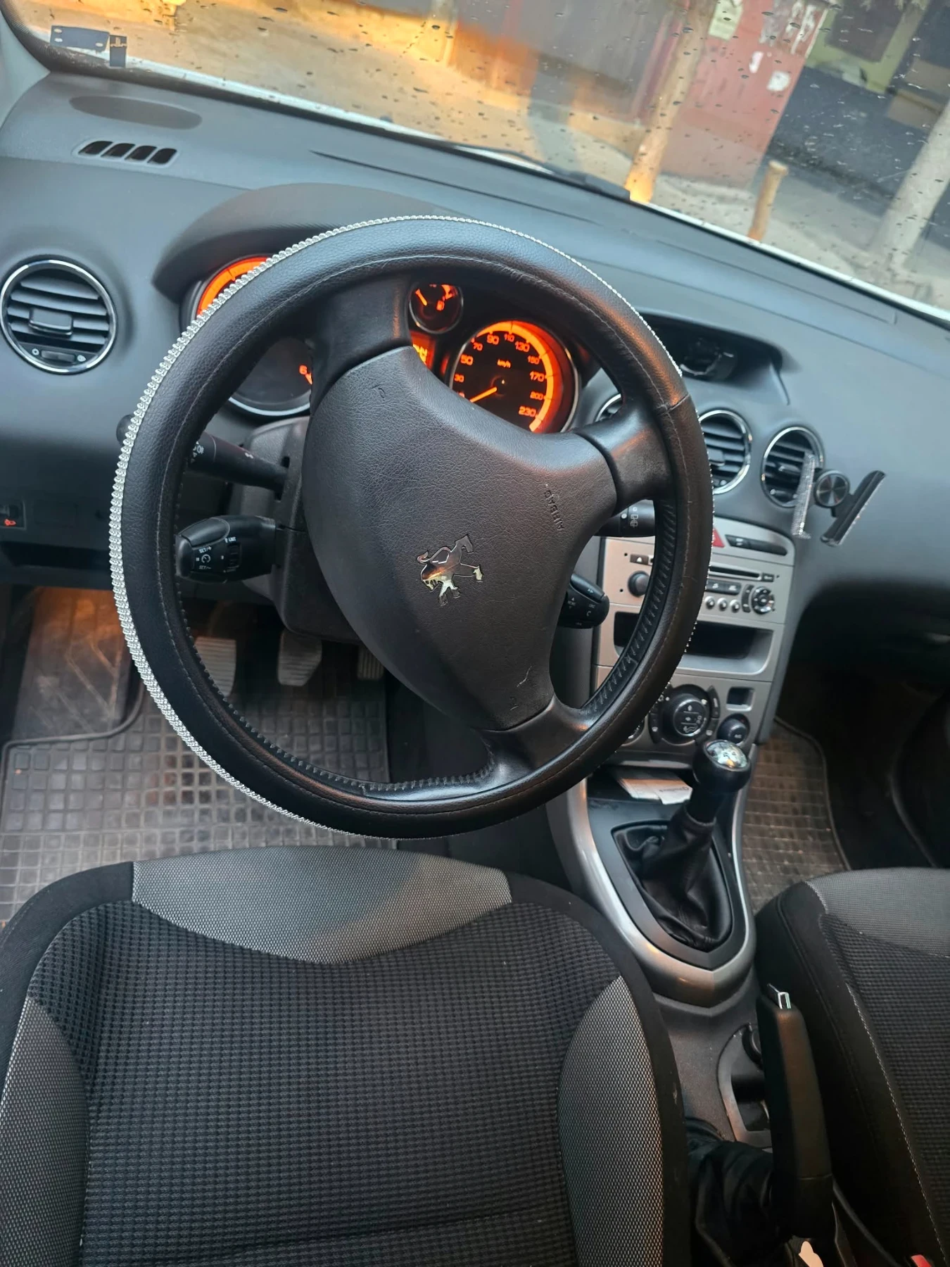 Peugeot 308 1.6hdi ПОДГРЕВ, снимка 6 - Автомобили и джипове - 56200987