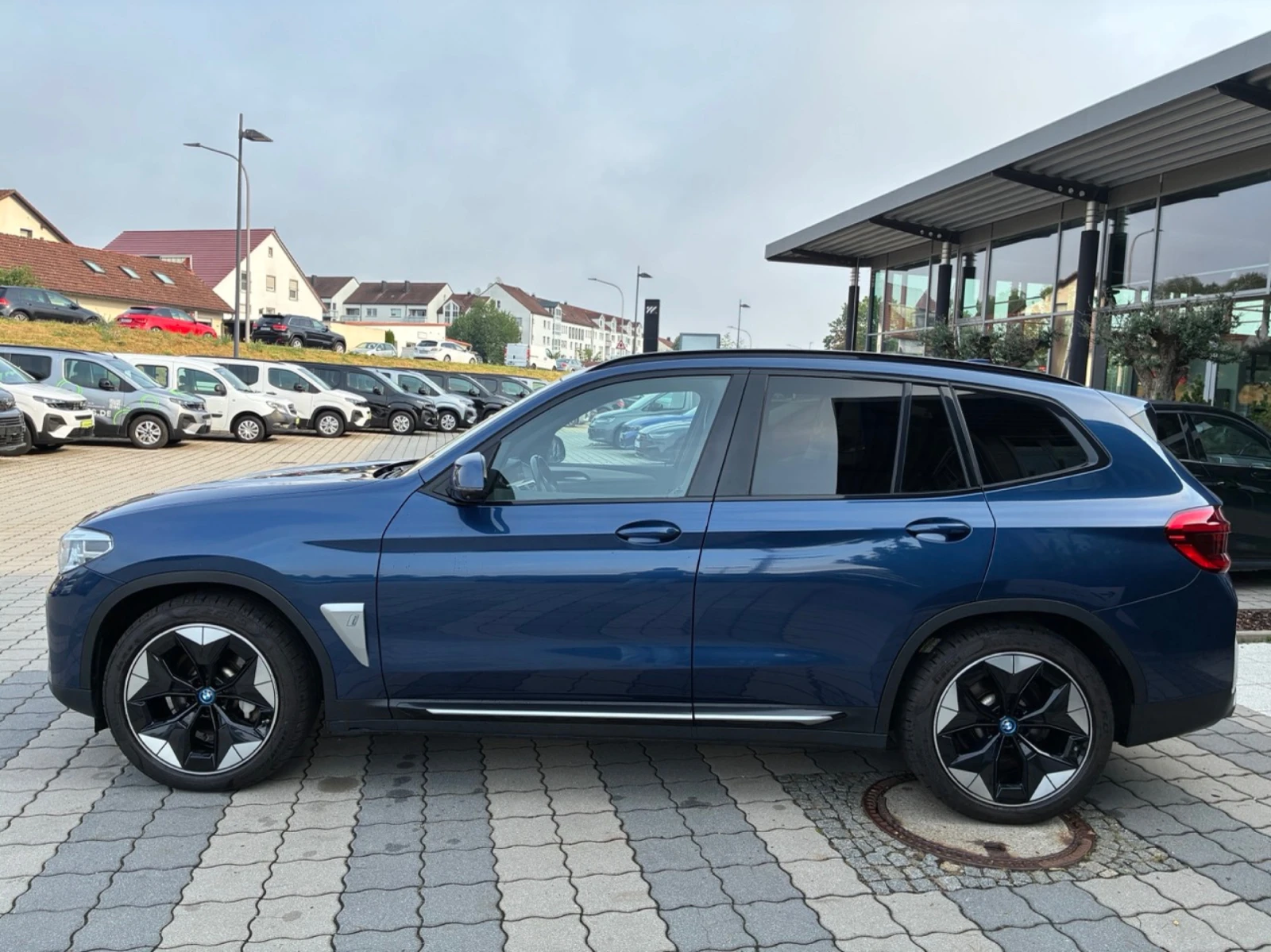 BMW iX3 Impressive, снимка 4 - Автомобили и джипове - 56221906
