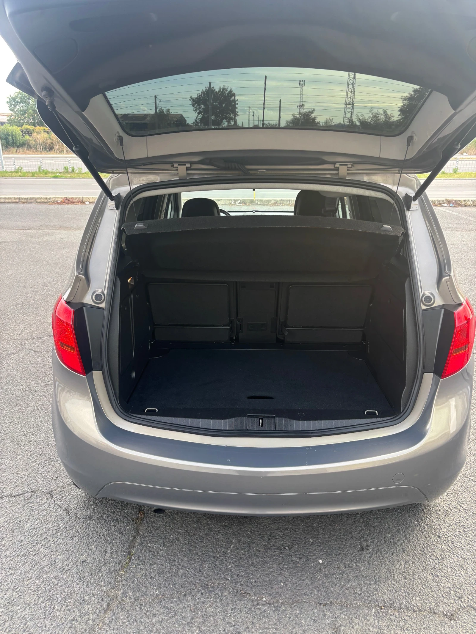 Opel Meriva 1.4 100кс., снимка 9 - Автомобили и джипове - 56260773