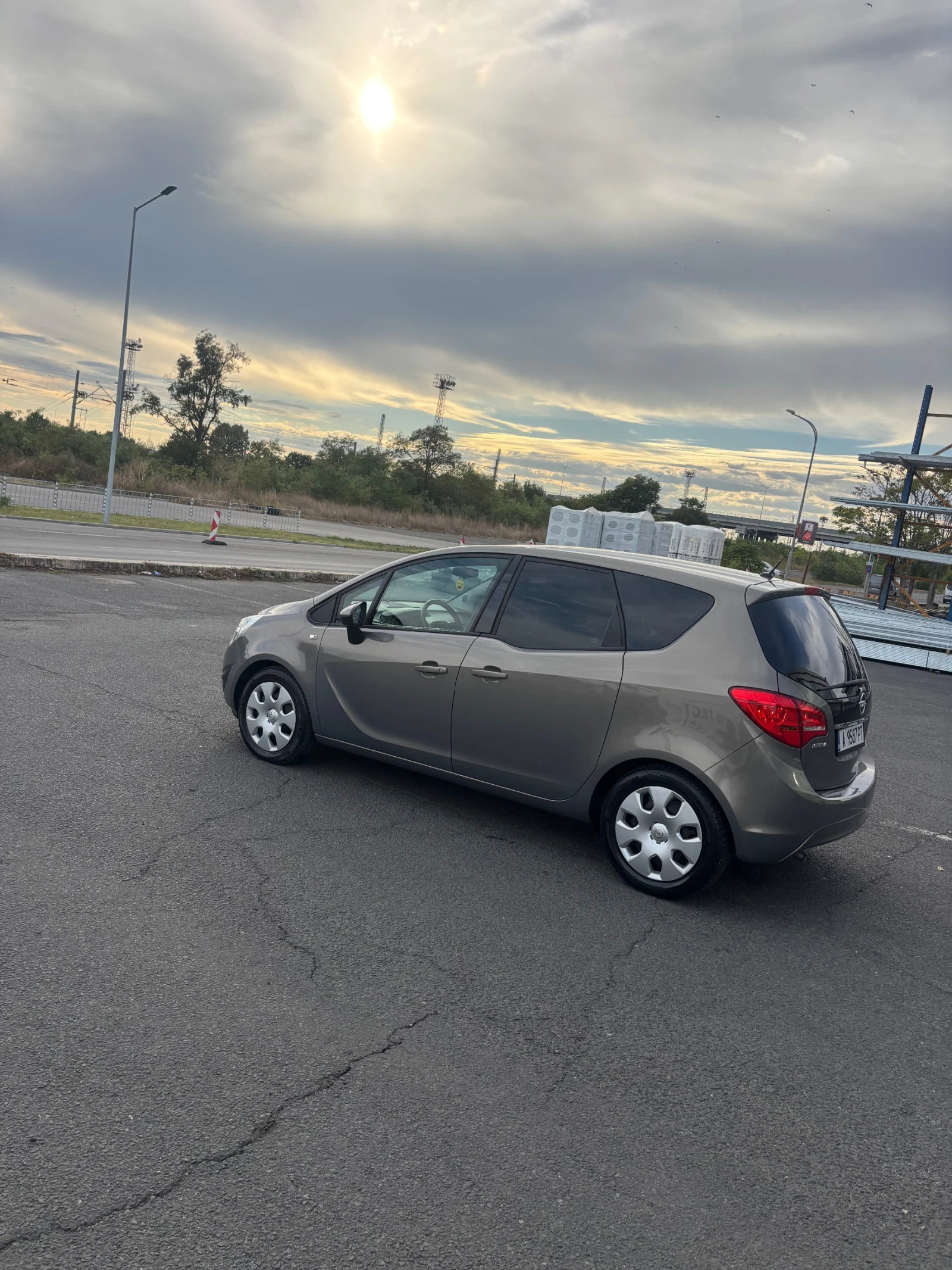 Opel Meriva 1.4 100кс., снимка 2 - Автомобили и джипове - 56260773