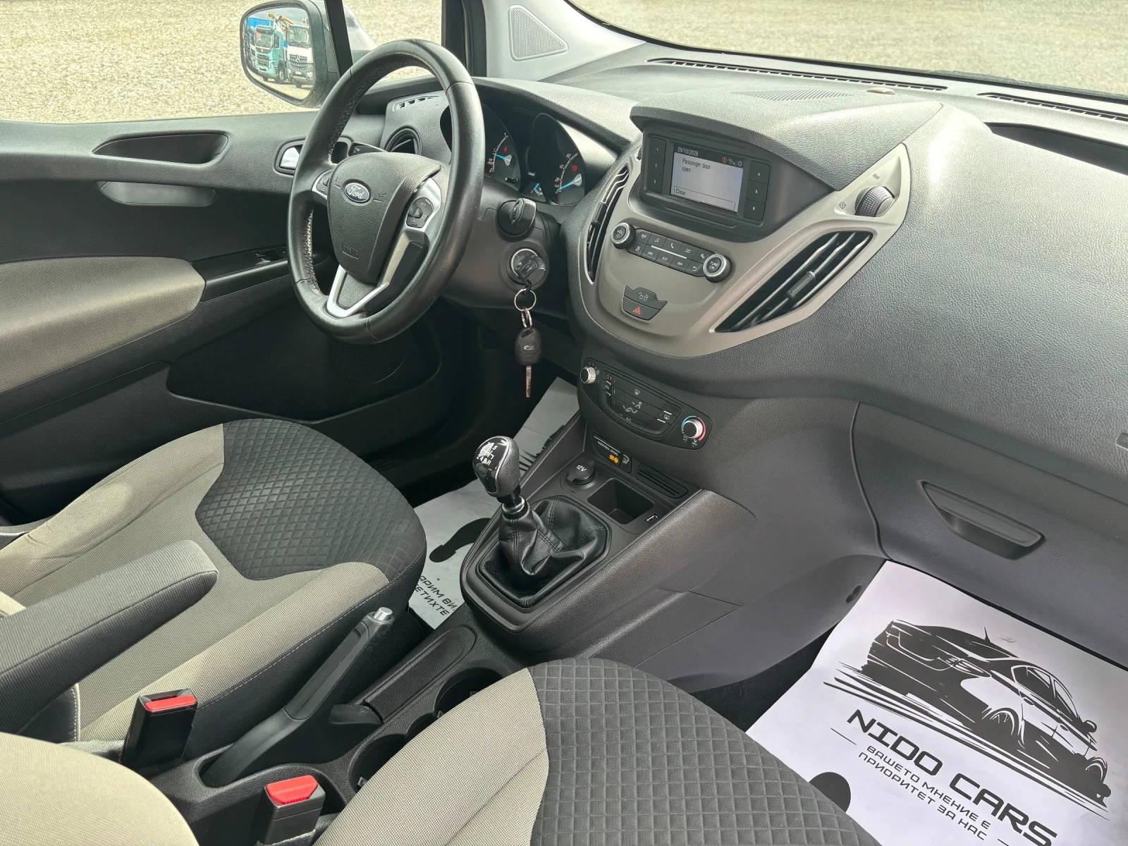 Ford Tourneo Connect 1.5 TDCI, снимка 14 - Автомобили и джипове - 56721059