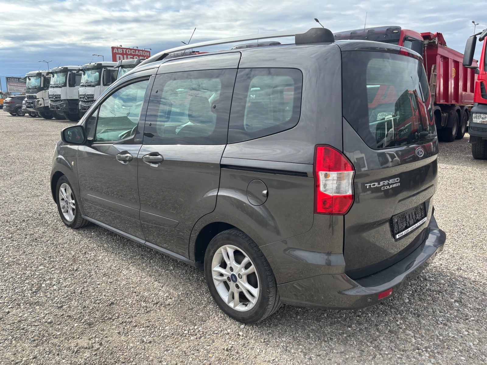 Ford Tourneo Connect 1.5 TDCI, снимка 5 - Автомобили и джипове - 56721059