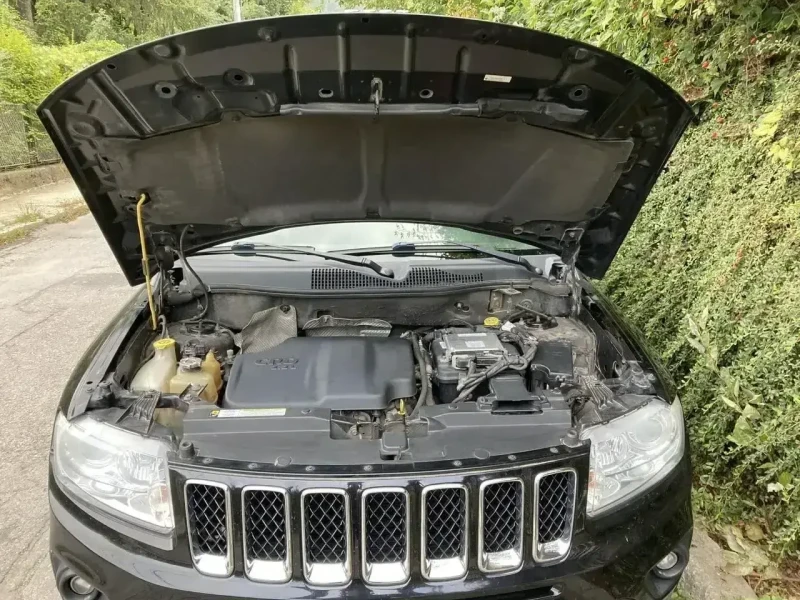 Jeep Compass, снимка 2 - Автомобили и джипове - 48365588