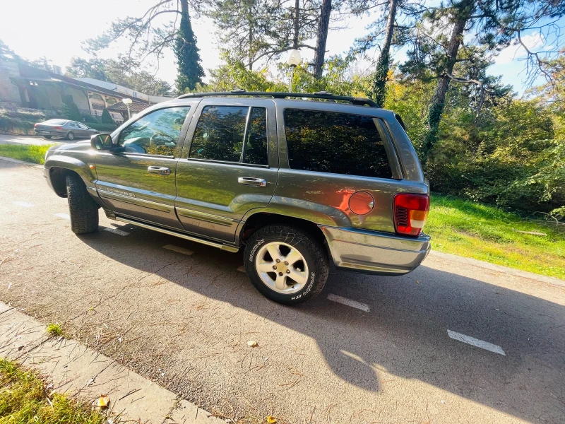 Jeep Grand cherokee Overland, снимка 12 - Автомобили и джипове - 47801460