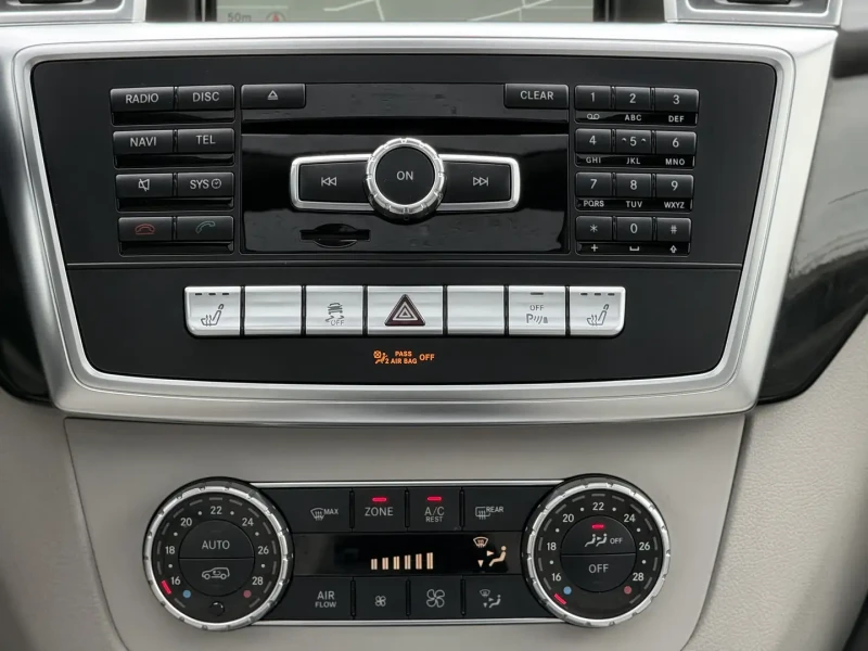 Mercedes-Benz GL 350 BLUETE* PREMIUM* HARMAN KARDON* 7 SEATER* , снимка 7 - Автомобили и джипове - 52830783