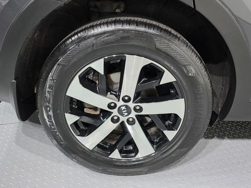 Kia Sorento Diesel 2.2 4WD| DIST| КАМЕРА| МЪРТВА ТОЧКА| ОБДУХ, снимка 5 - Автомобили и джипове - 55736738