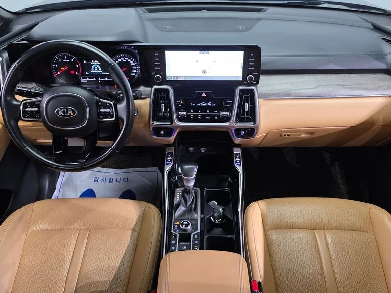 Kia Sorento Diesel 2.2 4WD| DIST| КАМЕРА| МЪРТВА ТОЧКА| ОБДУХ, снимка 7 - Автомобили и джипове - 55736738