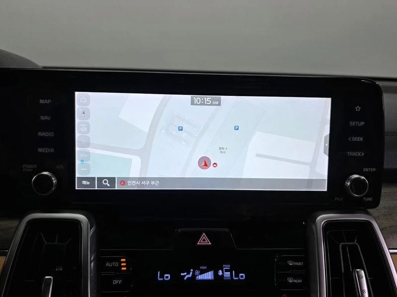 Kia Sorento Diesel 2.2 4WD| DIST| КАМЕРА| МЪРТВА ТОЧКА| ОБДУХ, снимка 14 - Автомобили и джипове - 55736738