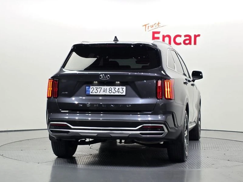 Kia Sorento Diesel 2.2 4WD| DIST| КАМЕРА| МЪРТВА ТОЧКА| ОБДУХ, снимка 4 - Автомобили и джипове - 55736738